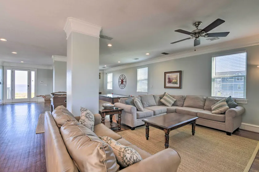Bay Views! Family-Friendly Galveston Resort House - Innvendig