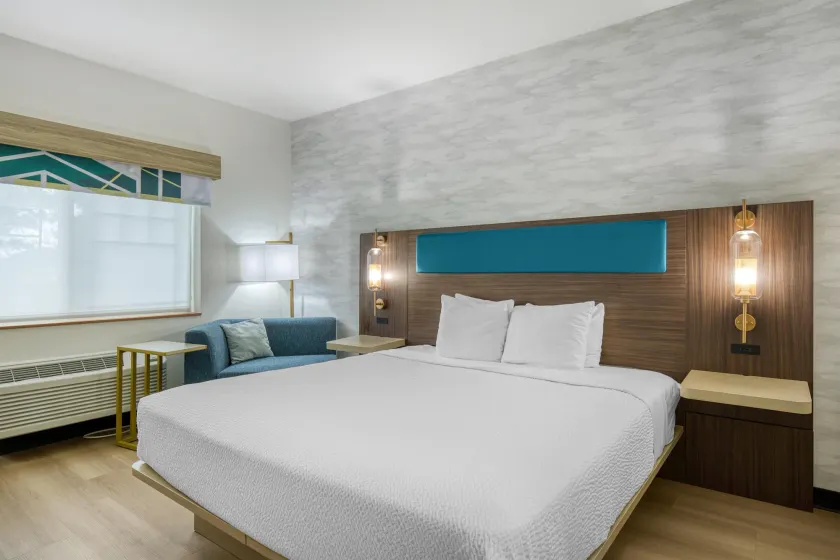 Best Western Northwest Lodge - Image 1