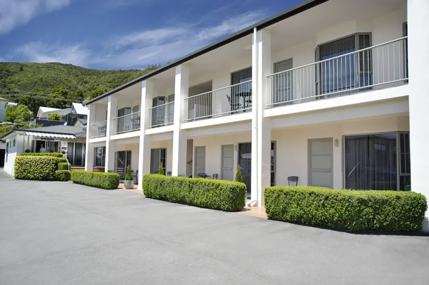 Jasmine Court Motel - Image 1