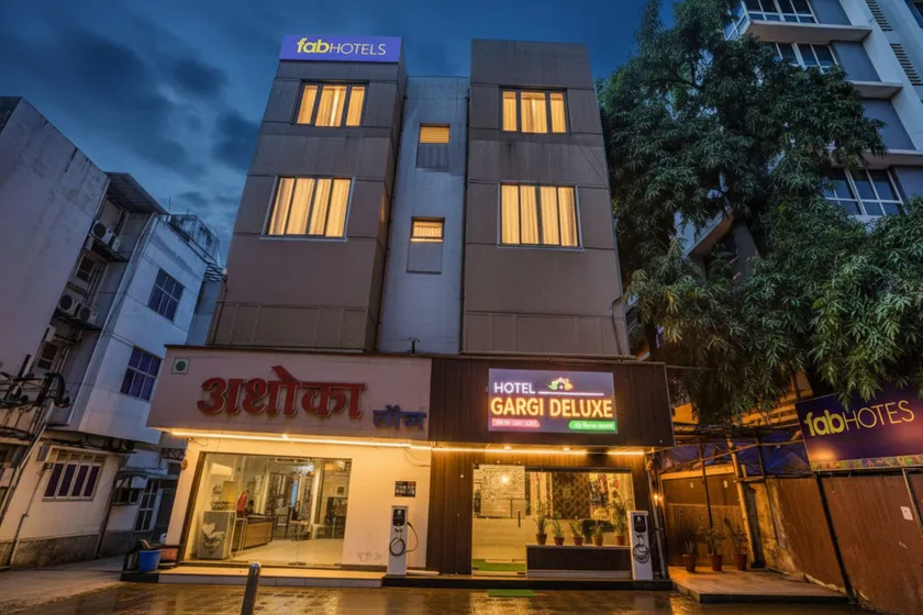 FabHotel Gargi Deluxe - Nr. Raja Dinekar Musuem - Image 1