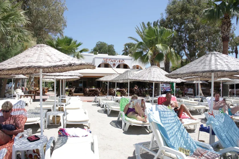 Toloman Hotel Bitez Beach - Image 1