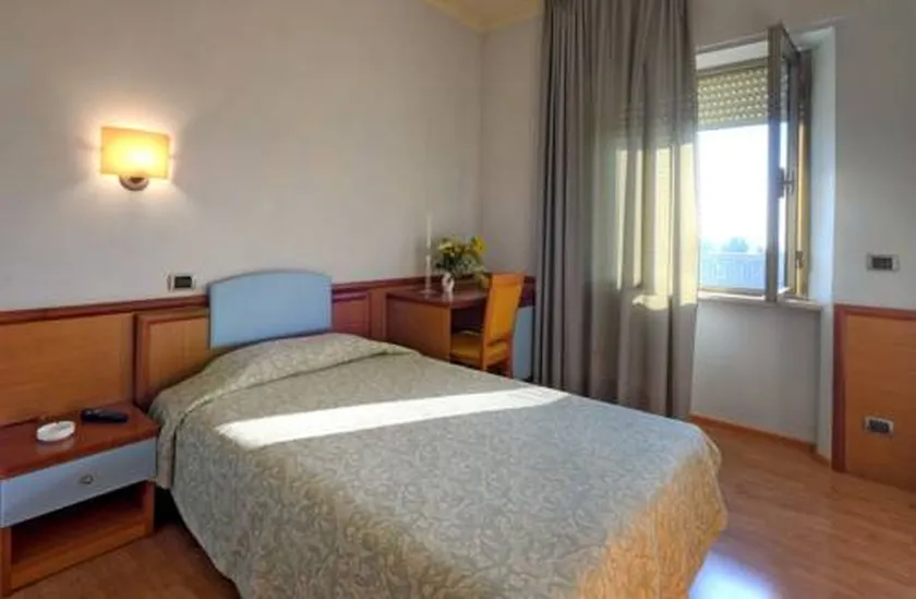 Hotel Ostello Settecolli Sport - Image 1