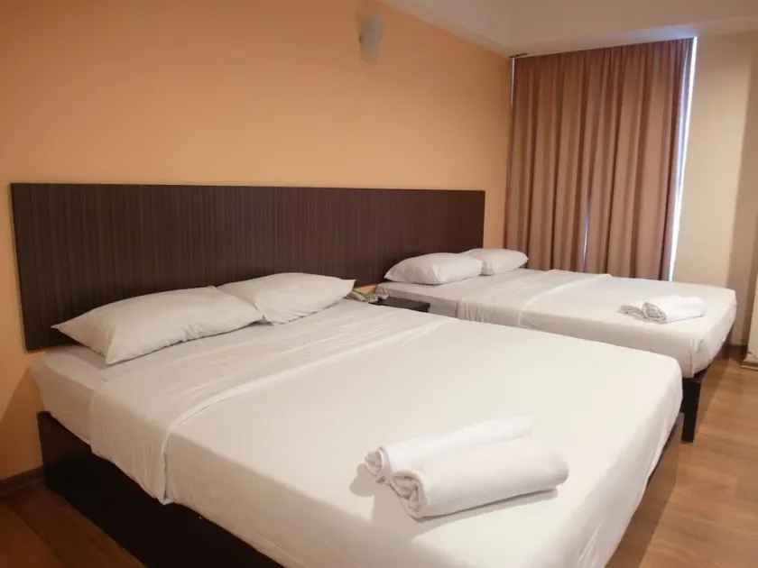 Li Garden Hotel - Image 1
