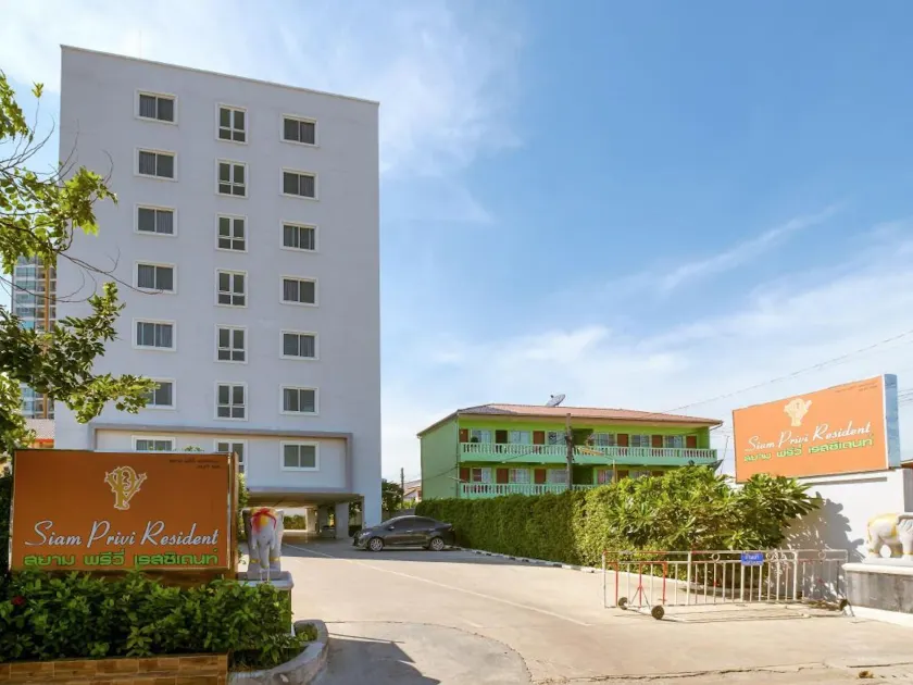 Townhouse Siam Privi Hotel - Image 1