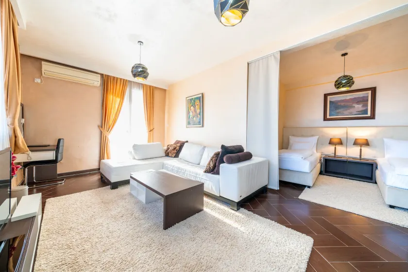Hotel Alexandar Lux - Image 1