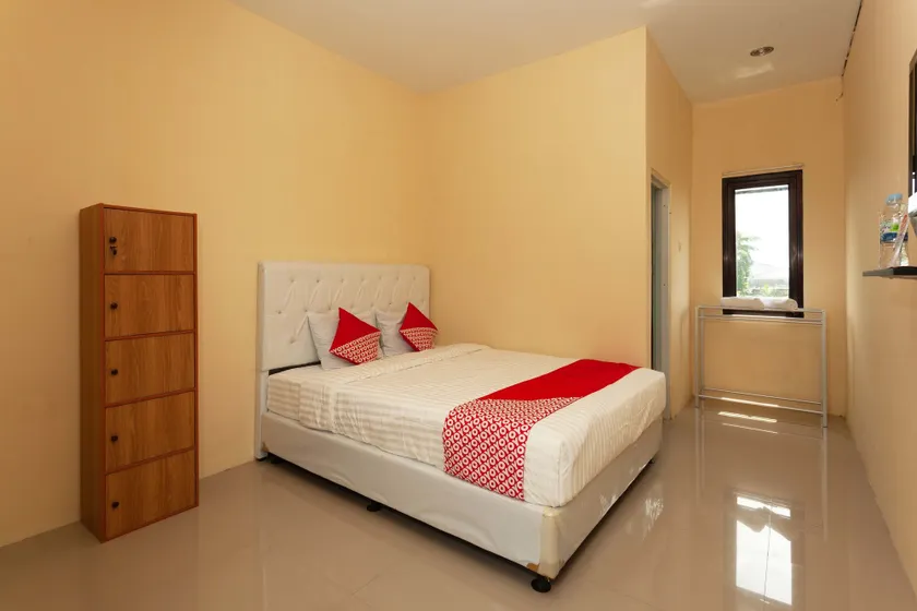 Richmond Guest House Cirebon RedPartner - Image 1