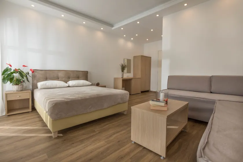 Mare Naxia Hotel - Image 1