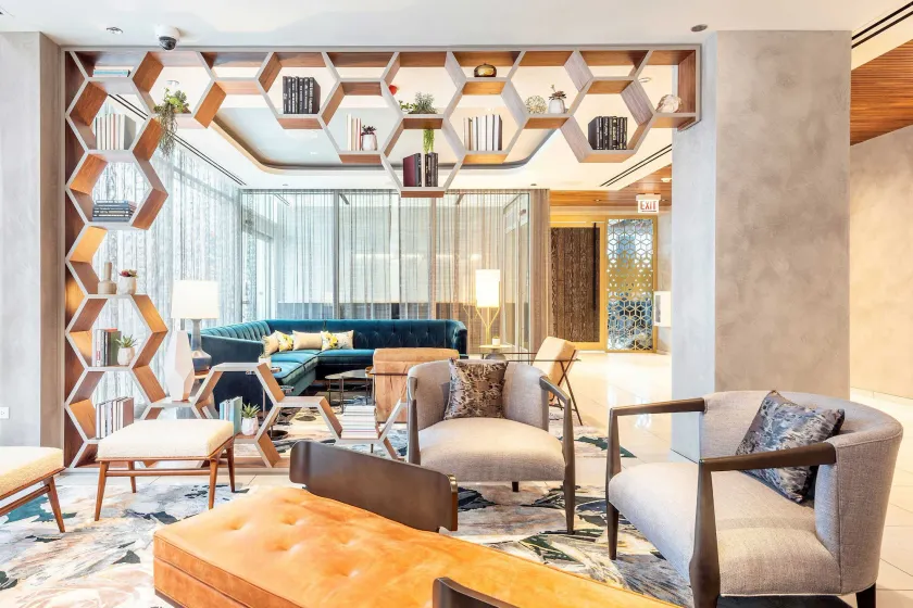 Le Meridien Essex Chicago - Image 1