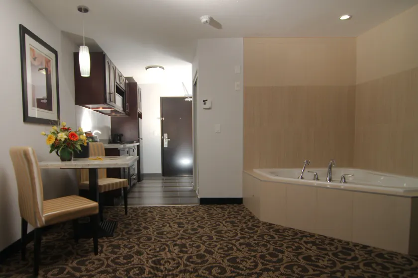 Paradise Inn and Kitchenette Suites Redwater - Image 1