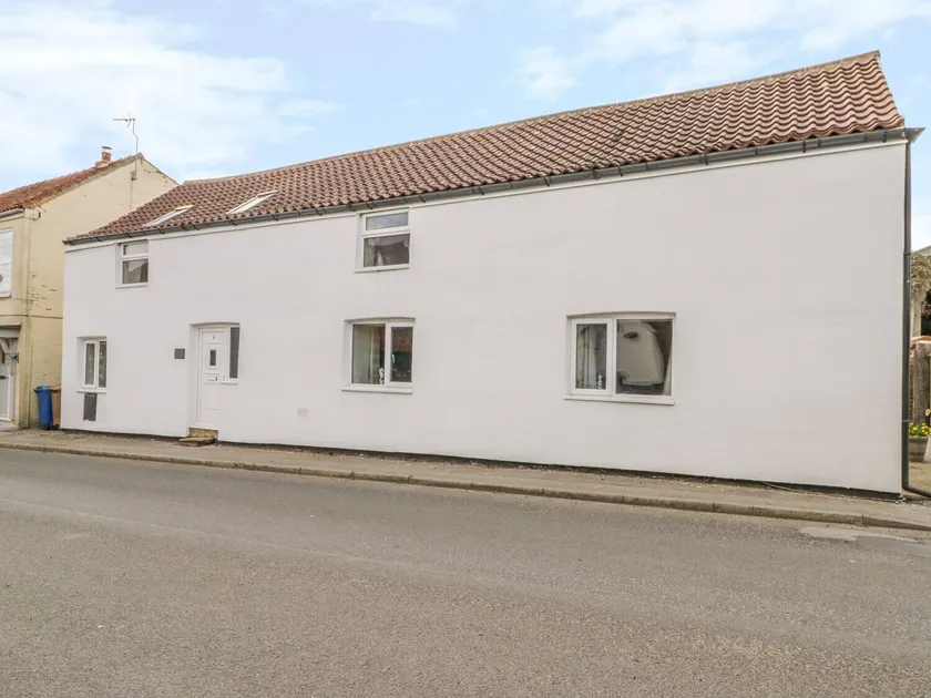5 Cliff Lane - Image 1
