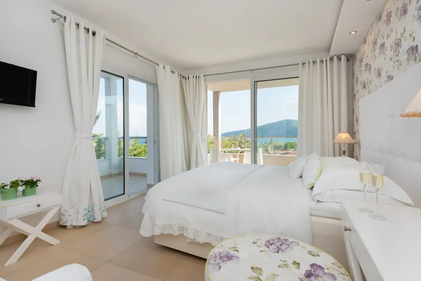 Mare Monte Small Boutique Hotel - Image 1