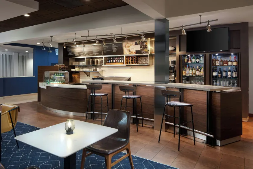 Courtyard by Marriott Annapolis - Image 1