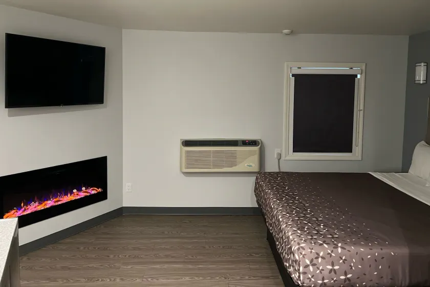 112 Motel - Image 1