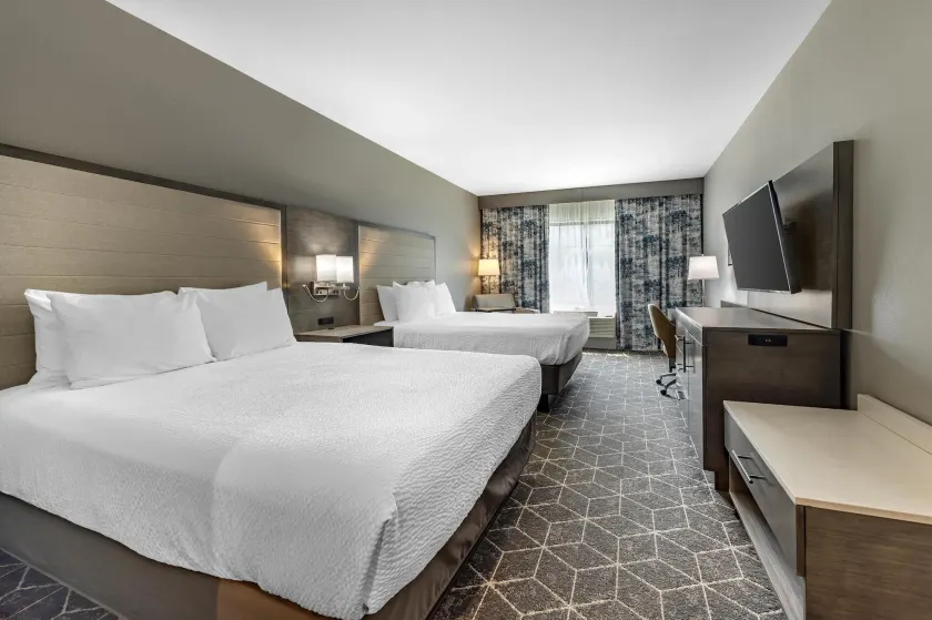 Best Western Plus Lawrenceburg - Image 1