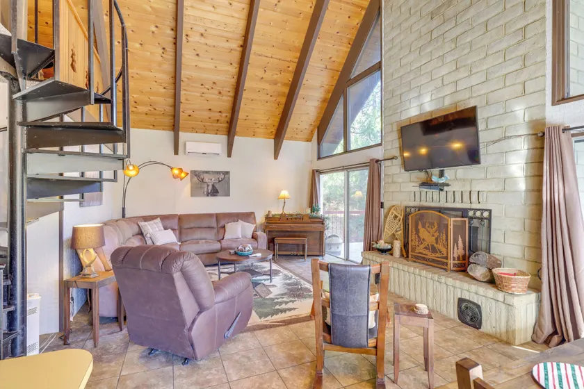 13 Mi to Skiing: Long Barn Family Cabin - Image 1