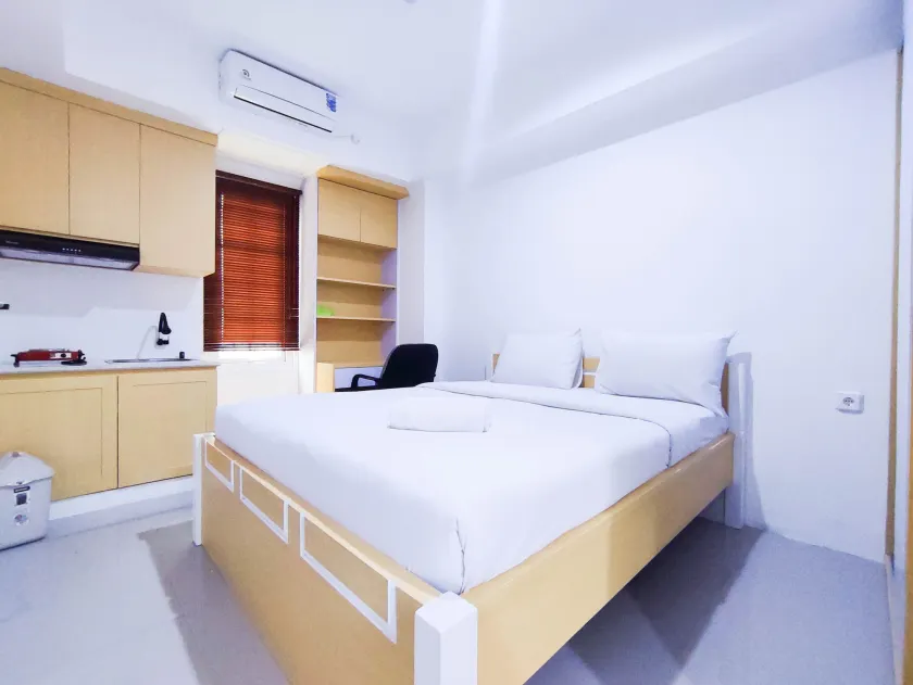 Cozy Studio at 9th Floor Paltrow City Apartment By Travelio - Image 1