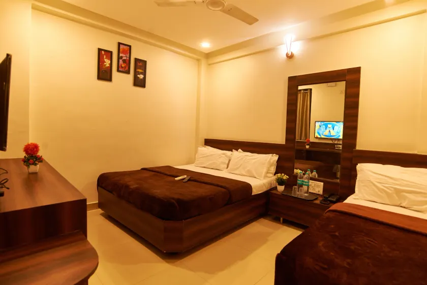 Hotel Disha Palace - Image 1