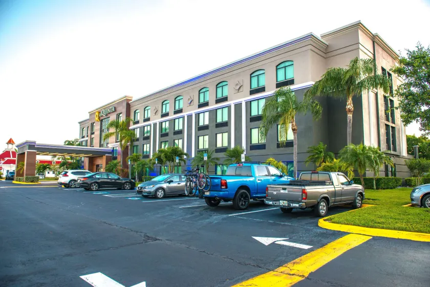 La Quinta by Wyndham Clearwater South - Image 1