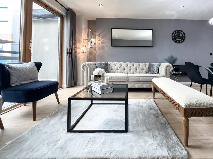 Central Leeds Penthouse - Image 1
