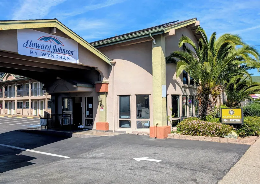 Olive Tree Inn & Suites, a Howard Johnson by Wyndham - Image 1