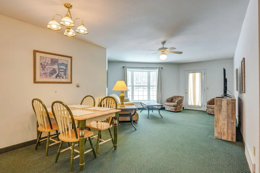 Community Pool & Hot Tub: Pigeon Condo Near Beach - Image 1