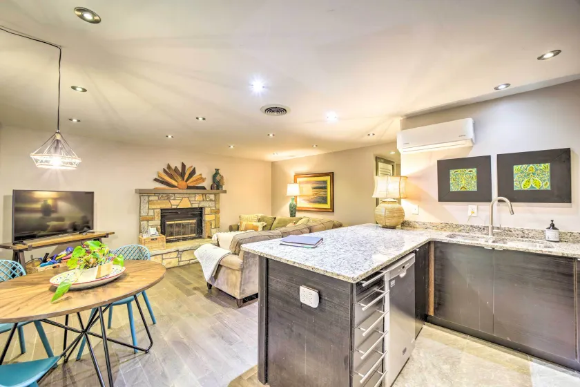 Chic Brevard Cabin - Nature, Trails, & Water! - Innvendig