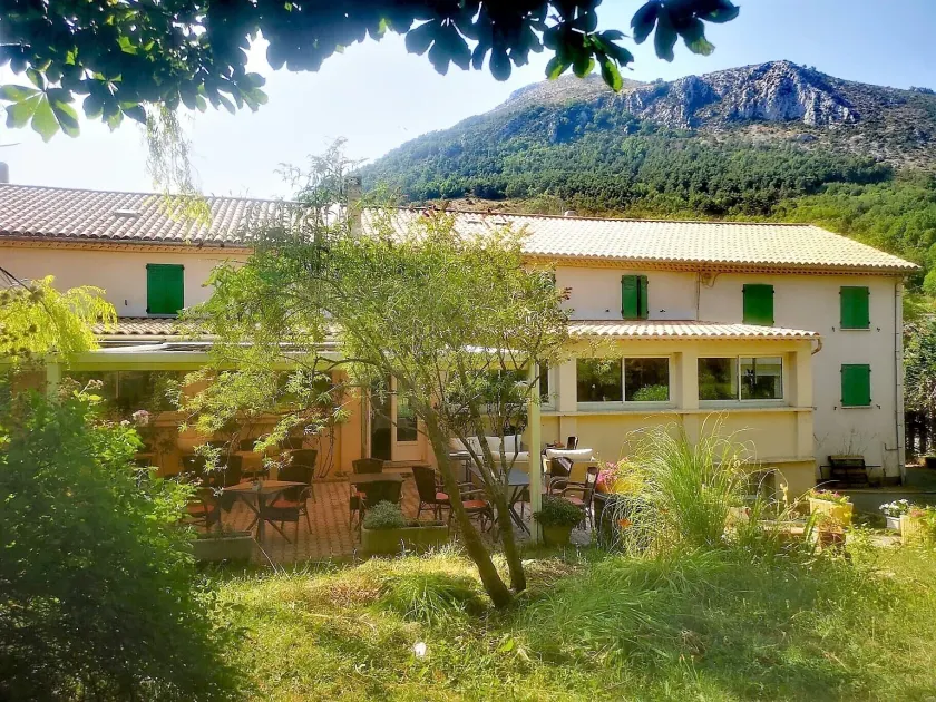 Hôtel Restaurant Le Lachens - Image 1