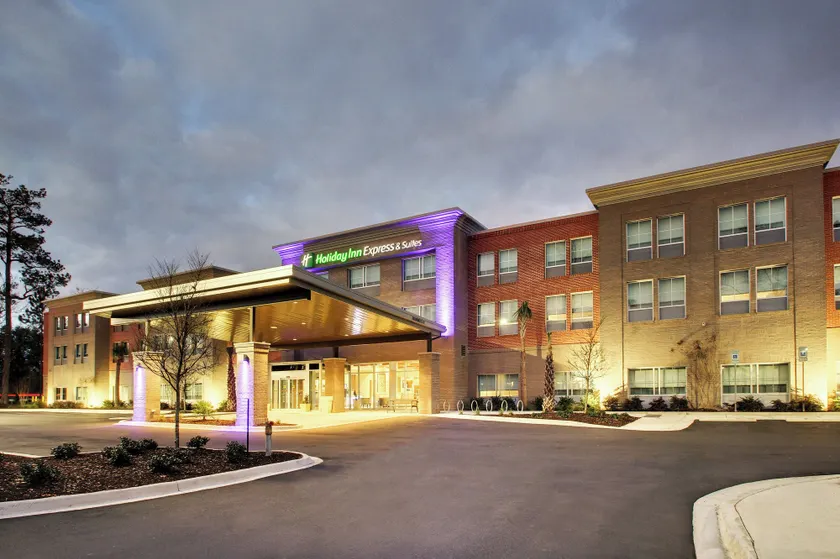 Holiday Inn Express & Suites Charleston NE Mt Pleasant US17 by IHG - Image 1