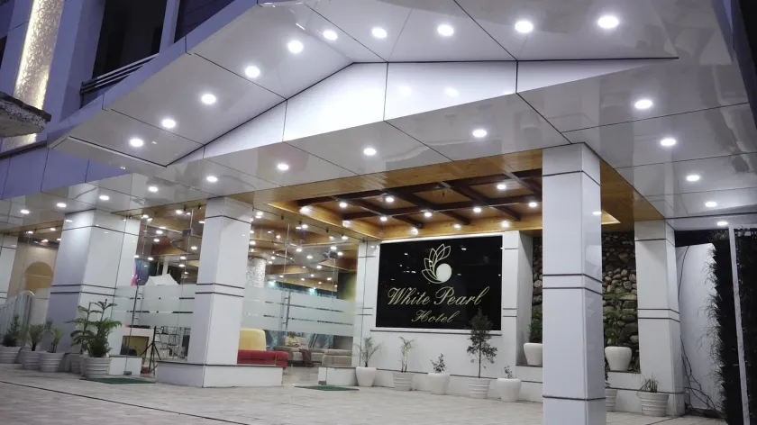 Hotel White Pearl - Image 1
