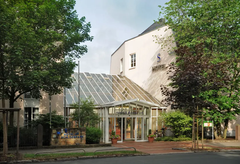 Hotel am Schlosspark - Image 1