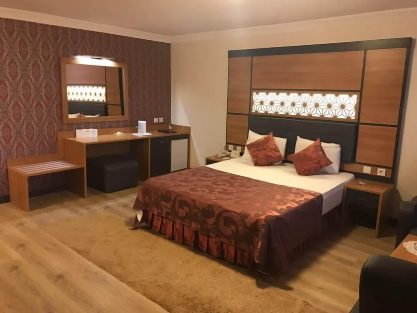 Ulasan Hotel - Image 1