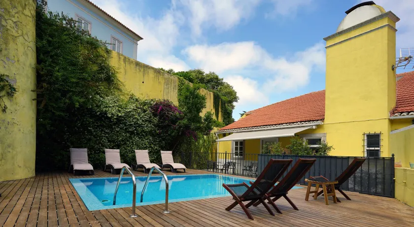 Charm Inn Sintra - Image 1