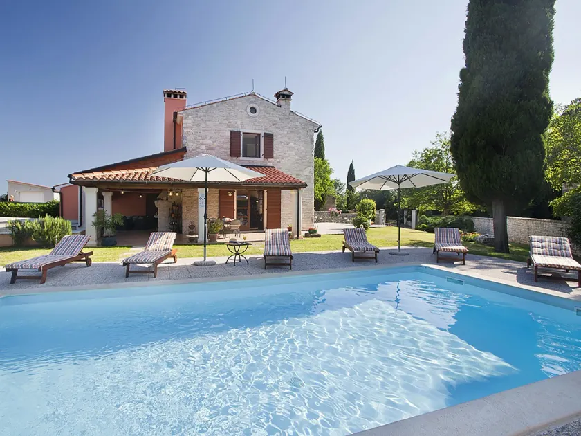 Villa con piscina riscaldata, terrazza e griglia - Image 1