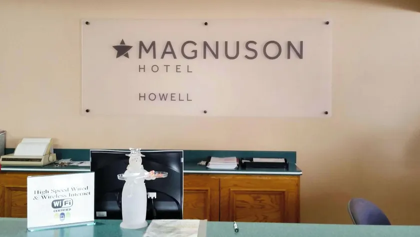 Magnuson Hotel Howell - Reception