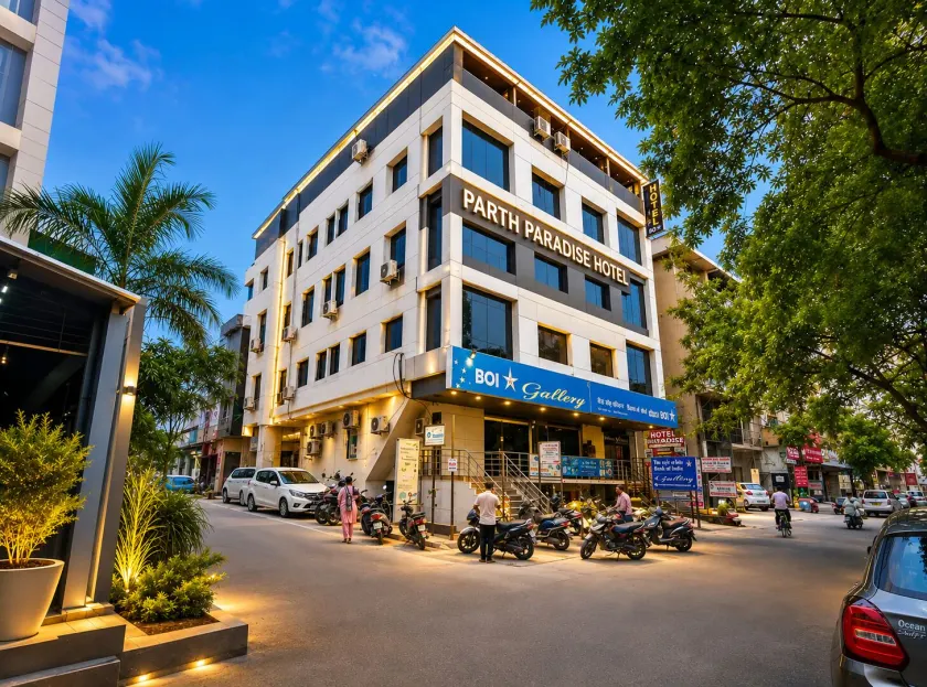 Parth Paradise Hotel - Image 1