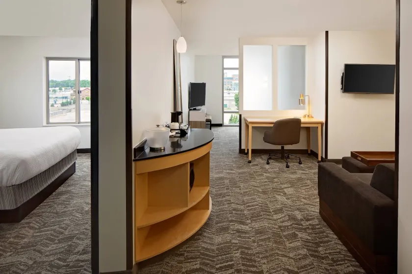 SpringHill Suites by Marriott Green Bay - Image 1