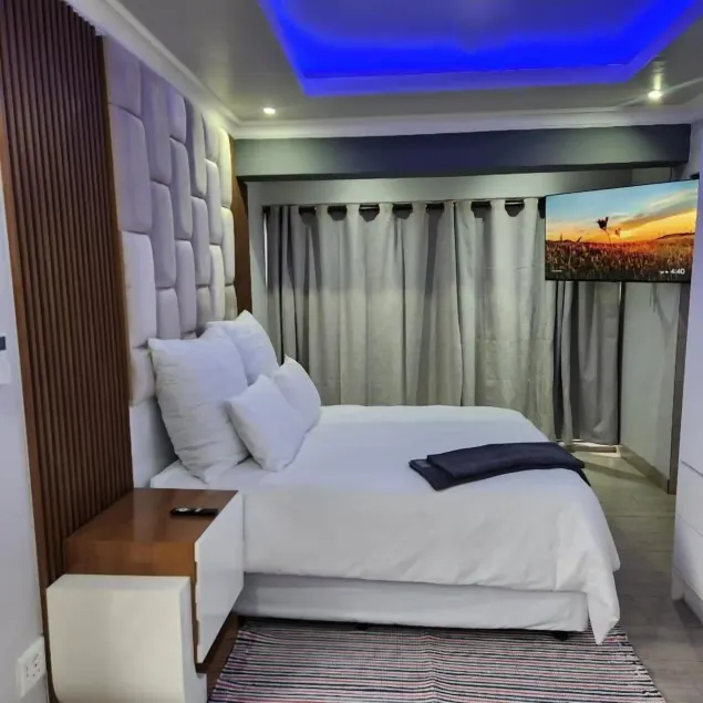 Cozy & Modern Apartment -Self Catering - Image 1