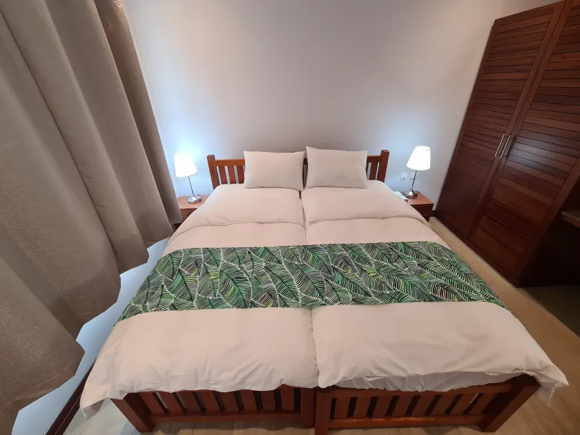 CRYSTAL SHORES Self Catering Apartments - Beau Vallon, Seychelles - Room