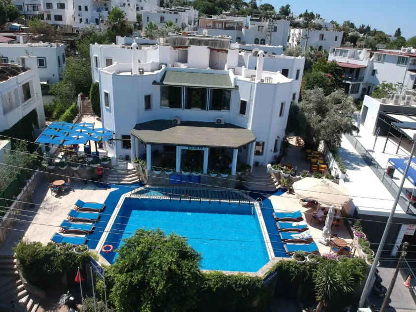 Eden Hotel - Image 1
