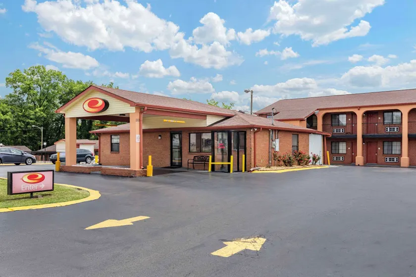 Econo Lodge Nashville North - Image 1