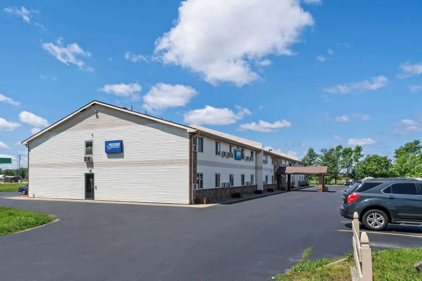 Americas Best Value Inn Decatur - Image 1