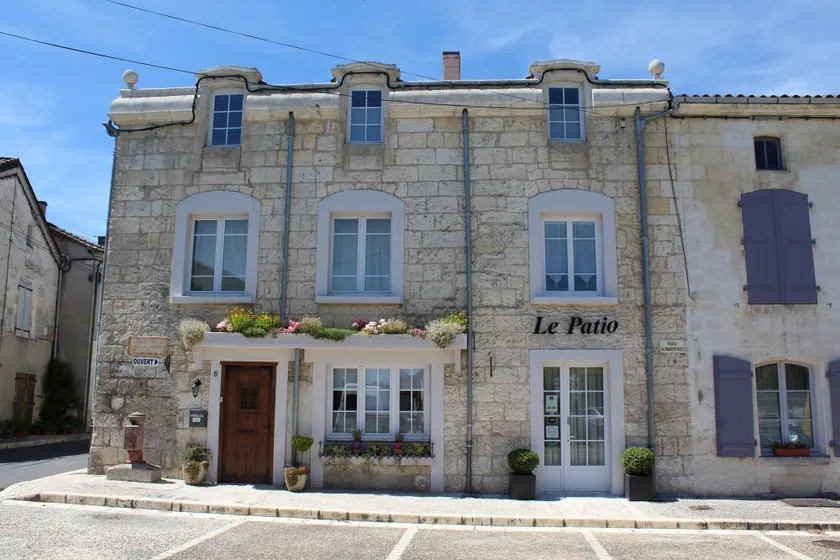 Le Patio Chambres et Tables d'Hôtes - Image 1