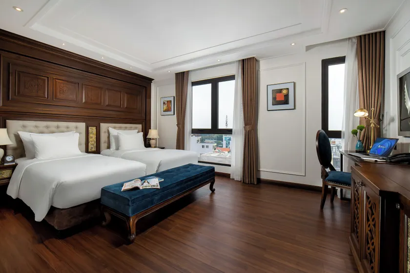The Q Hotel - Image 1