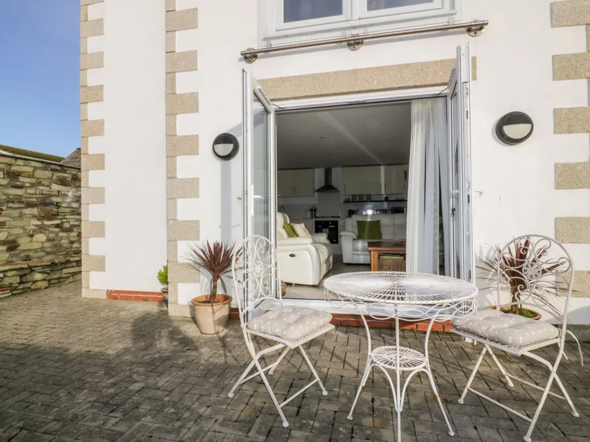 3 Spyrys Heyl, NEWQUAY - Image 1