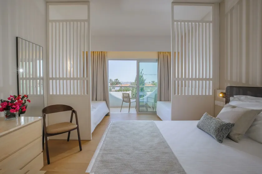 Golden Coast Beach Hotel - Image 1