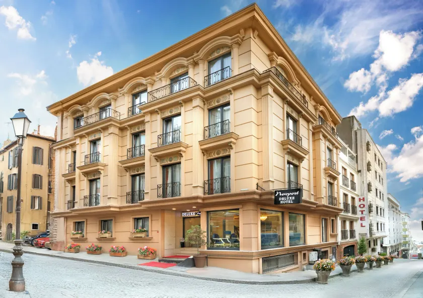 Deluxe Newport Hotel - Old City - Image 1