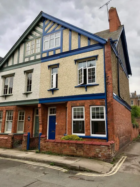 Vas' York House - Image 1