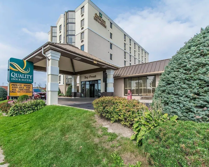 Quality Inn & Suites Bay Front - Image 1