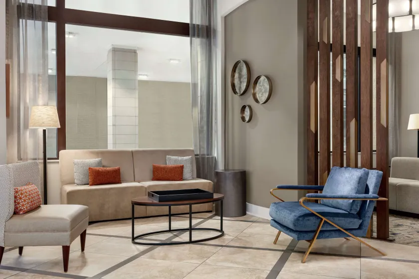 Hilton Garden Inn Louisville Downtown - Image 1