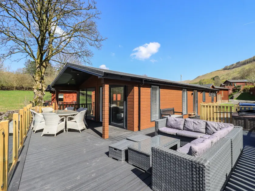 Jinnyspinner Lodge - Image 1